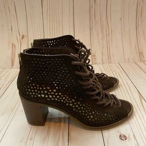Vince Camuto Lace Up Heels ankle high size 7.5 Brown